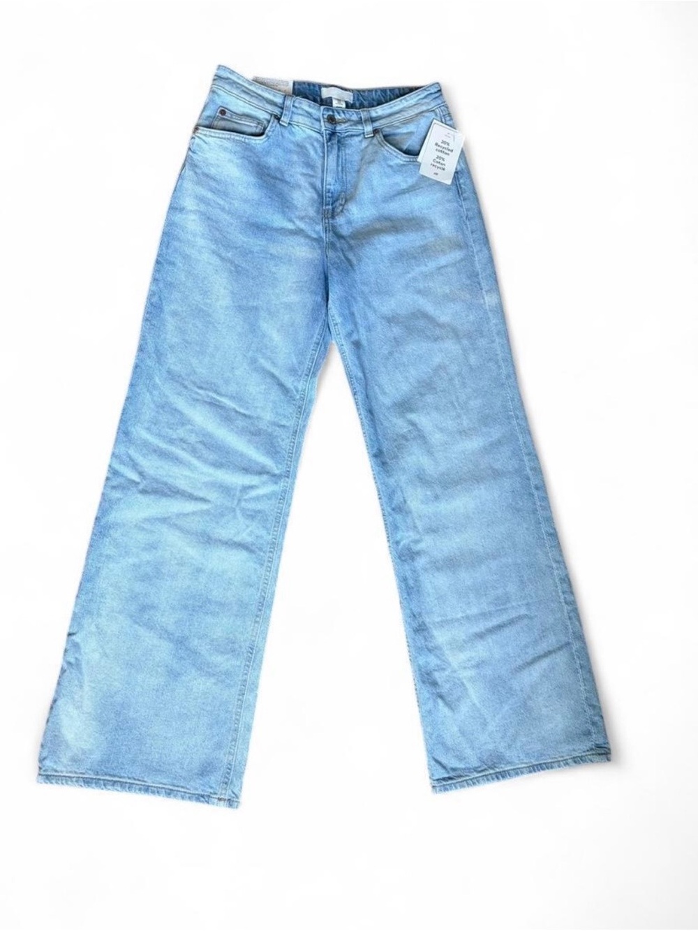 NWT H&M women’s light wash straight wide leg jeans. High waist. Sz. 8